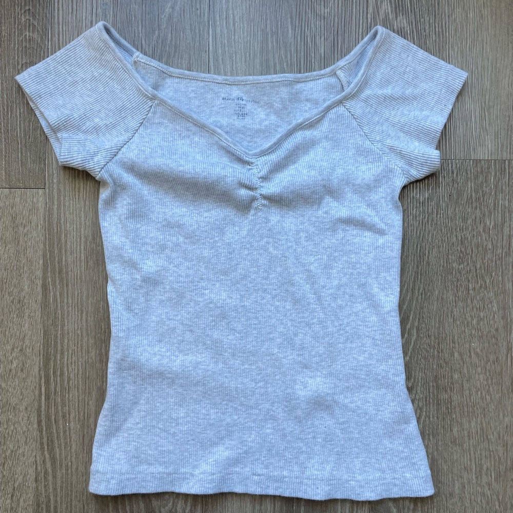 Brandy Melville Light Gray Ribbed V-Neck Tee